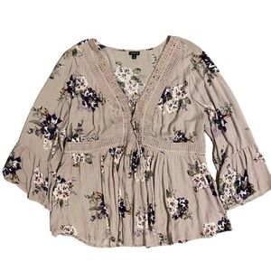 Torrid Size 2XL Purple Embroidered Floral Blouse Ruffle Sleeves Rayon